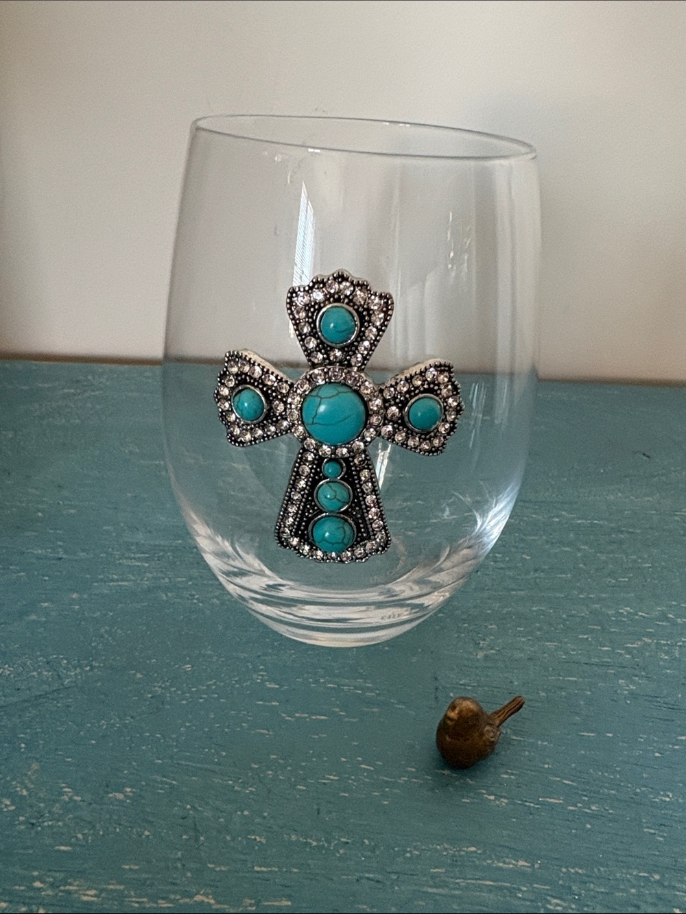 The queens jewels turquoise and rhinestone wine glass